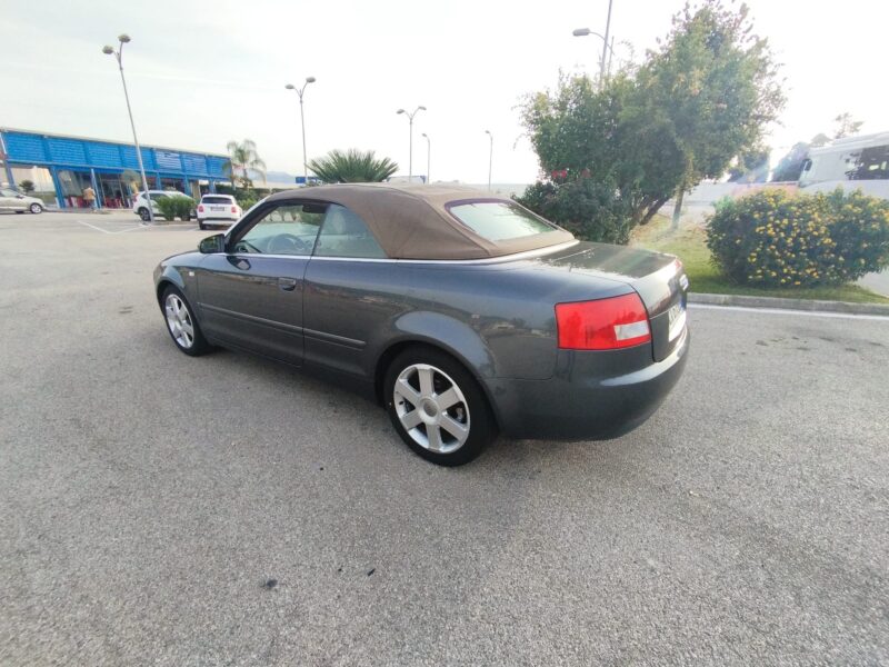 AUDI A4 Cabriolet 2.5 V6 TDI - immagine 5