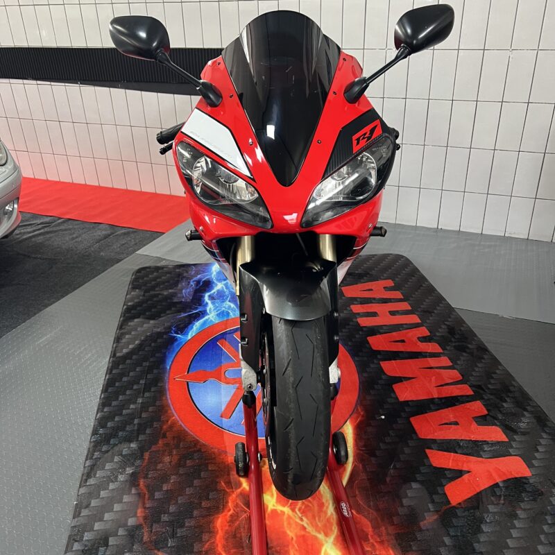 Yamaha R1