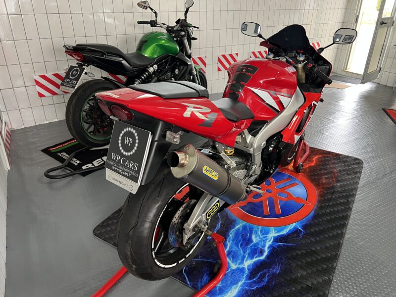 Yamaha R1 - immagine 5