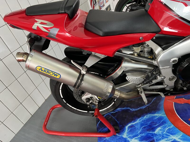 Yamaha R1 - immagine 3