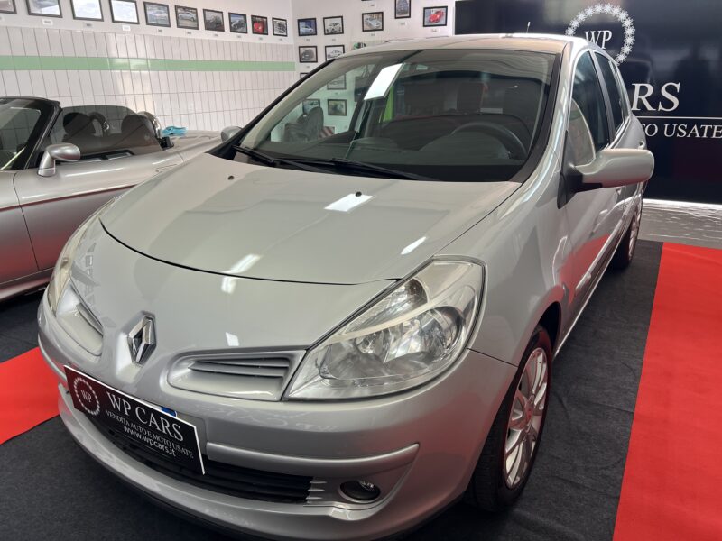 Renault Clio 1.5 dCi 85CV 4 porte Rip Curl - immagine 2