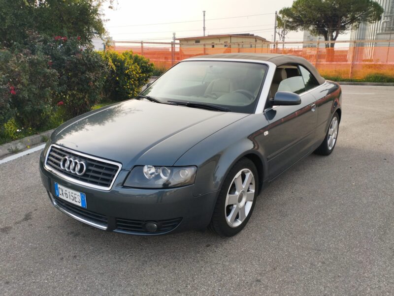 AUDI A4 Cabriolet 2.5 V6 TDI - immagine 2