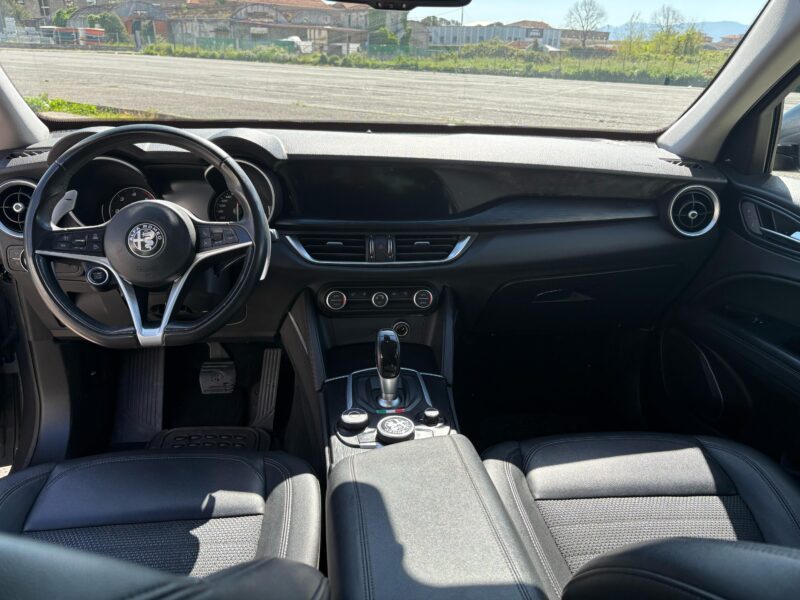 Alfa Romeo Stelvio Stelvio 2.2 t Executive Q4 190cv auto my19 - immagine 9