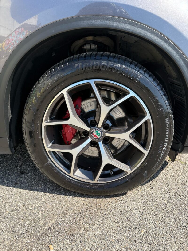 Alfa Romeo Stelvio Stelvio 2.2 t Executive Q4 190cv auto my19 - immagine 3