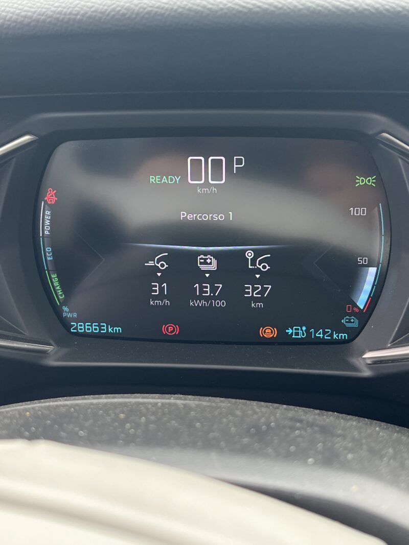 DS Automobiles DS 3 Crossback 50 kWh e-tense So Chic - immagine 16