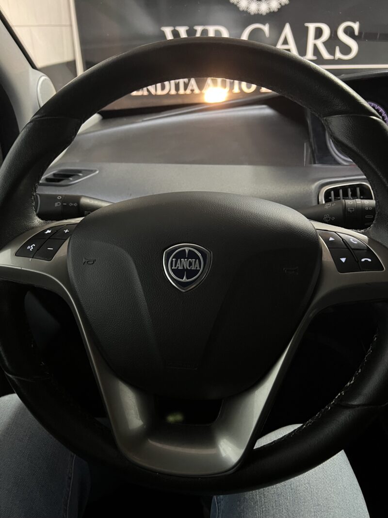 Lancia Ypsilon Ypsilon 1.2 Gold ecochic Gpl 69cv my16 - immagine 9