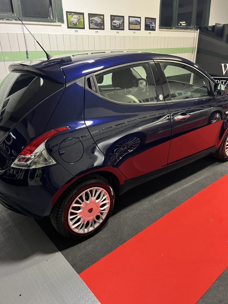 Lancia Ypsilon Ypsilon 1.2 Gold ecochic Gpl 69cv my16 - immagine 7