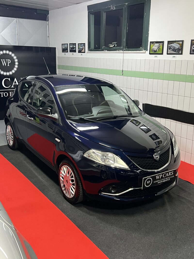 Lancia Ypsilon Ypsilon 1.2 Gold ecochic Gpl 69cv my16 - immagine 2