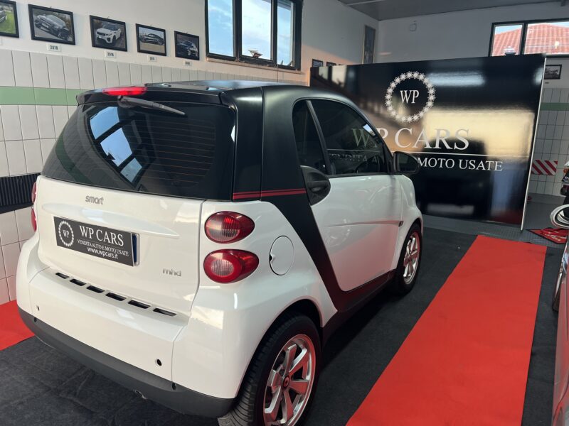 smart forTwo Fortwo 1.0 mhd Pure 61cv FL - immagine 4