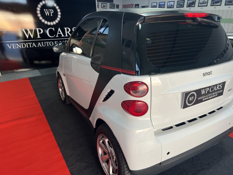 smart forTwo Fortwo 1.0 mhd Pure 61cv FL - immagine 3