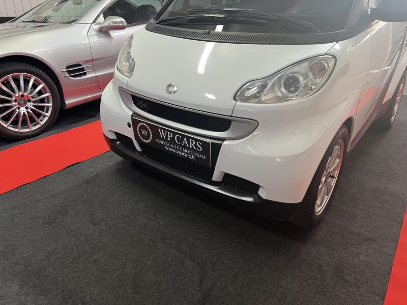 smart forTwo Fortwo 1.0 mhd Pure 61cv FL - immagine 6