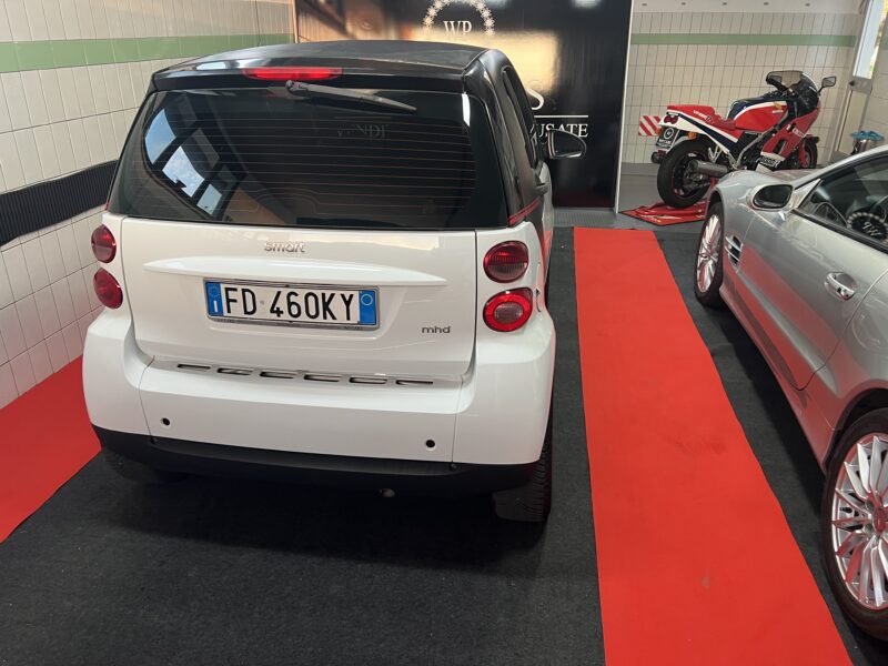 smart forTwo Fortwo 1.0 mhd Pure 61cv FL - immagine 2