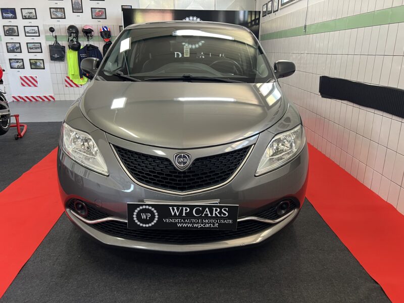 Lancia Ypsilon 1.2 69 CV 5 porte GPL Ecochic Silver