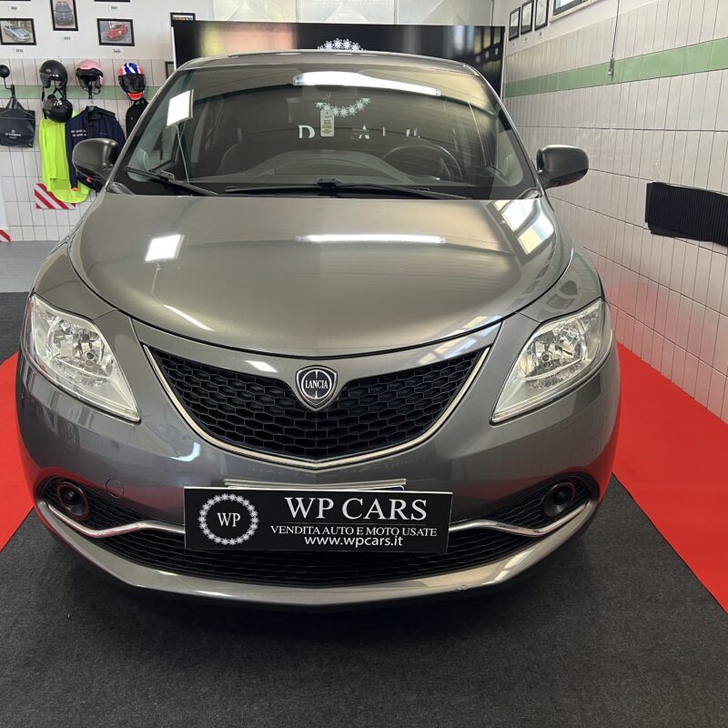 Lancia Ypsilon 1.2 69 CV 5 porte GPL Ecochic Silver