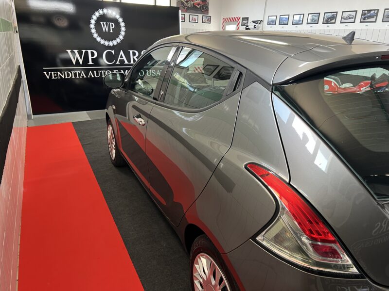 Lancia Ypsilon 1.2 69 CV 5 porte GPL Ecochic Silver - immagine 6