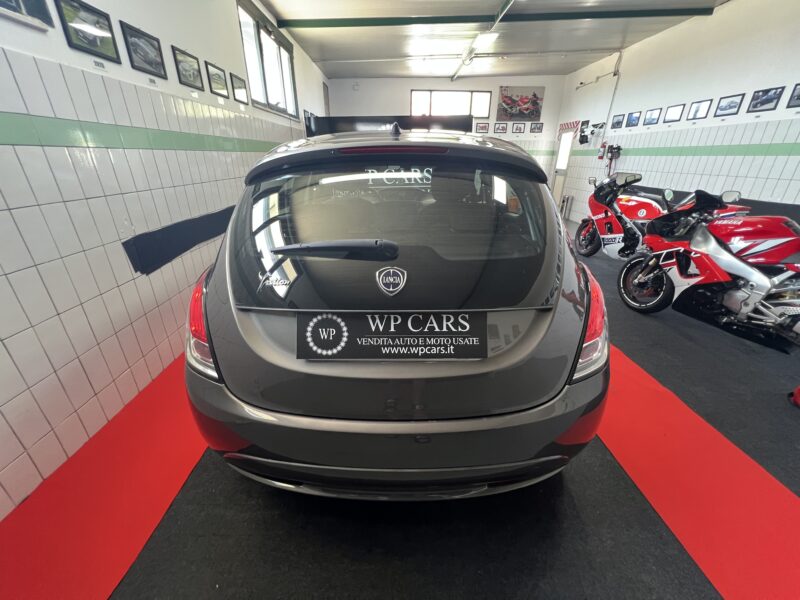 Lancia Ypsilon 1.2 69 CV 5 porte GPL Ecochic Silver - immagine 7