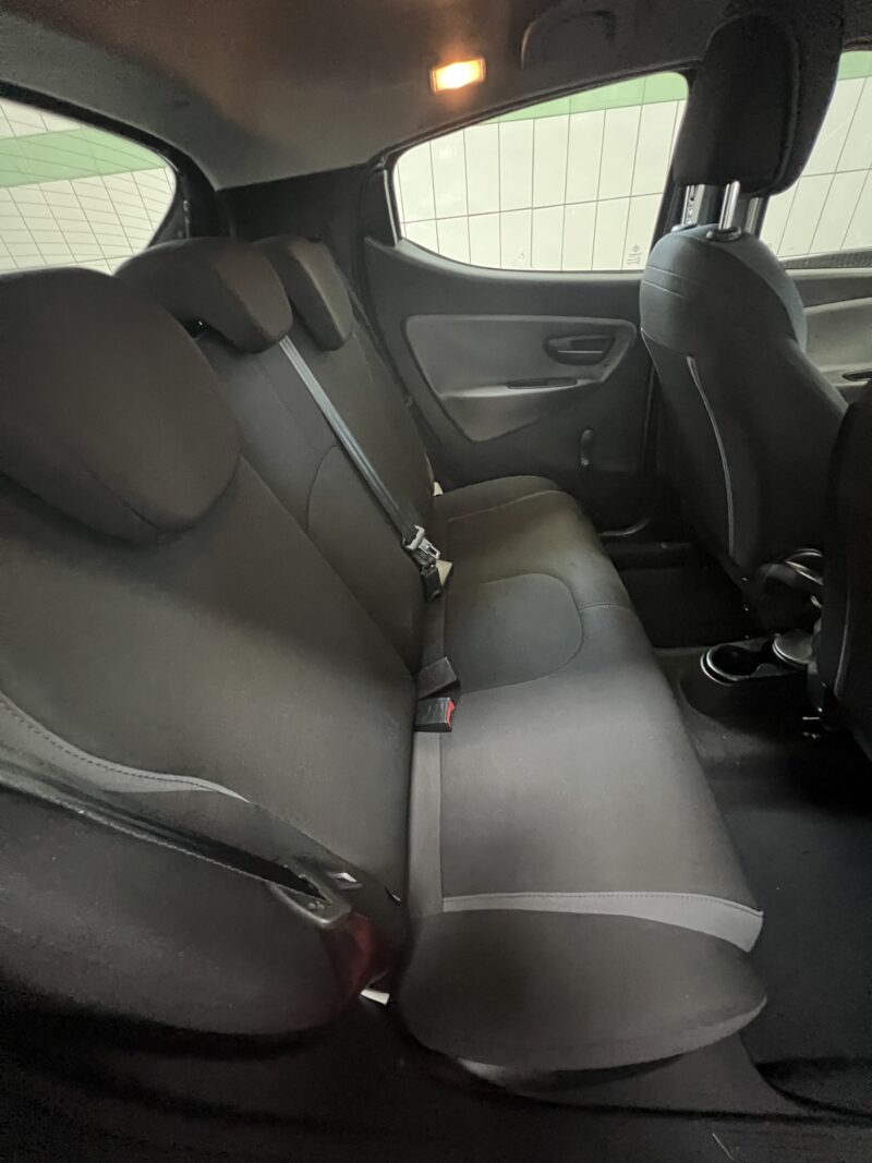 Lancia Ypsilon 1.2 69 CV 5 porte GPL Ecochic Silver - immagine 10