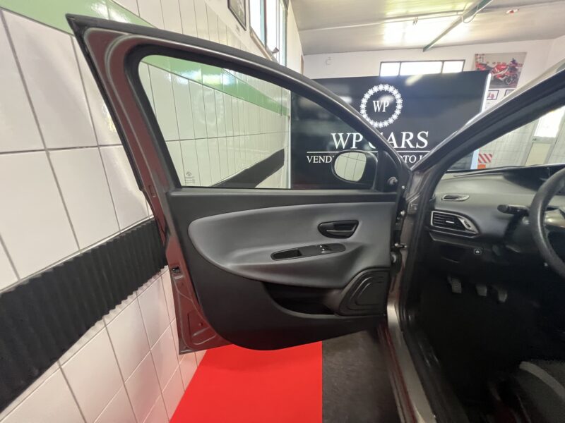 Lancia Ypsilon 1.2 69 CV 5 porte GPL Ecochic Silver - immagine 15