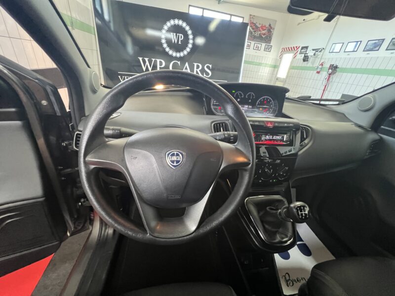 Lancia Ypsilon 1.2 69 CV 5 porte GPL Ecochic Silver - immagine 21