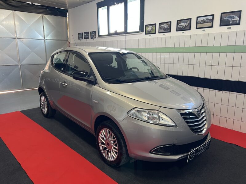 Lancia Ypsilon 1.2 ecochic Gold Metano - immagine 2