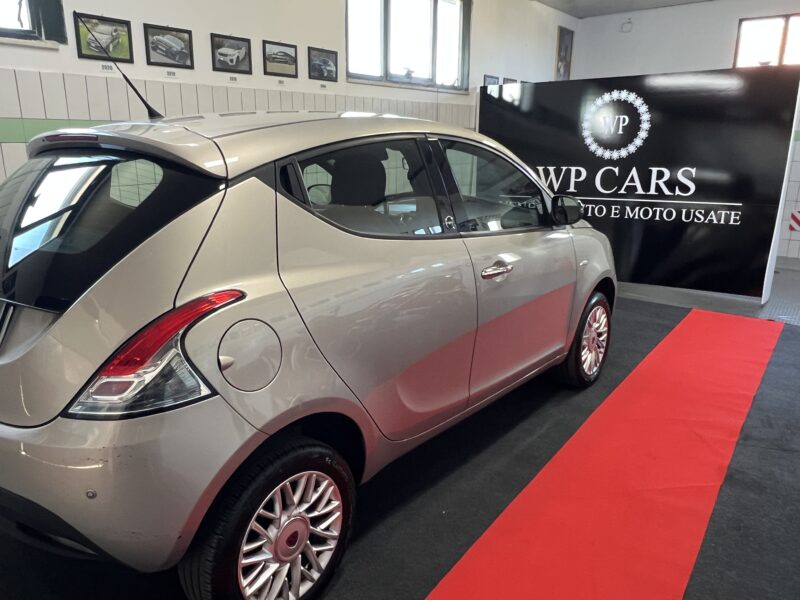 Lancia Ypsilon 1.2 ecochic Gold Metano - immagine 3