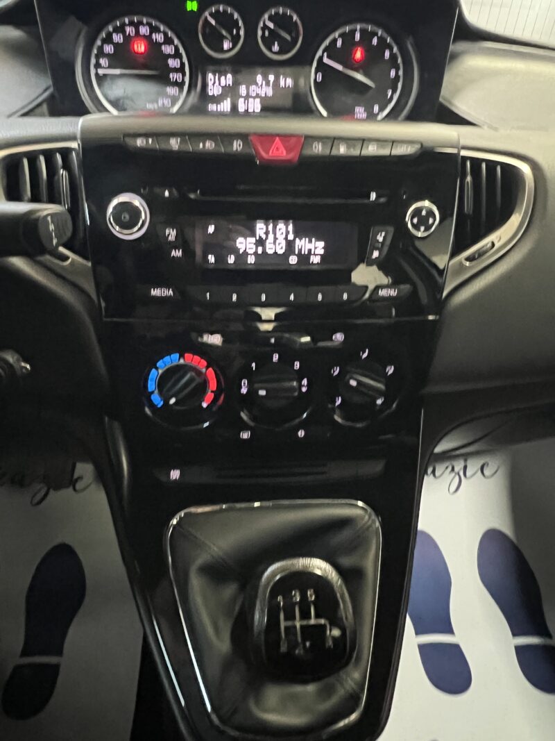 Lancia Ypsilon 1.2 ecochic Gold Metano - immagine 5